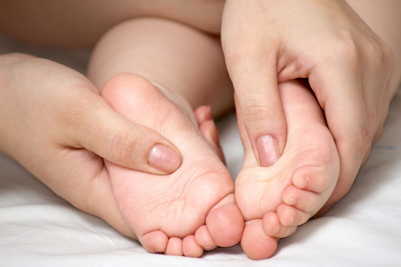 Cuidar los pies del niño en invierno | Blog Querolets