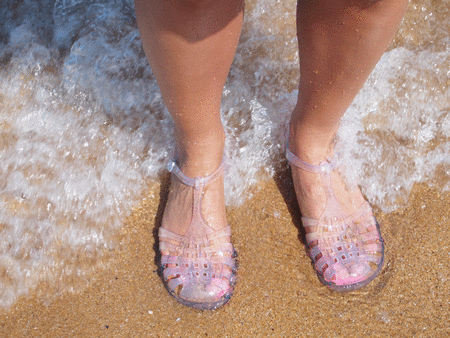 zapatos playa niños transparentes - querolets blog