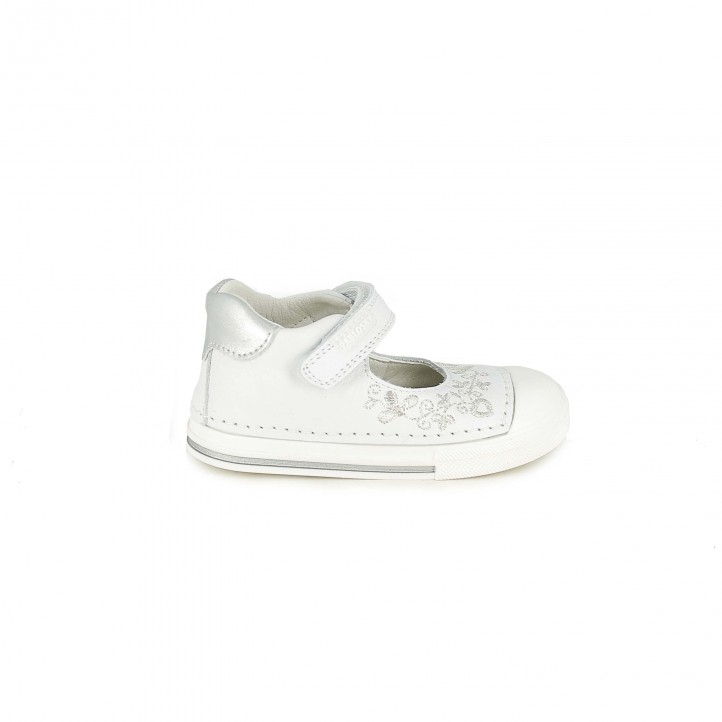 Zapatos Pablosky blancos de piel con flores plateadas - zapatos para los pies de tu bebé